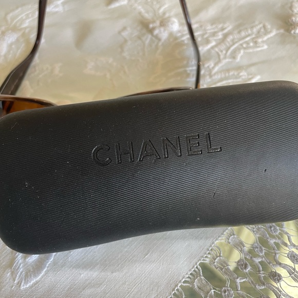 CHANEL sunglasses - Picture 3 of 5